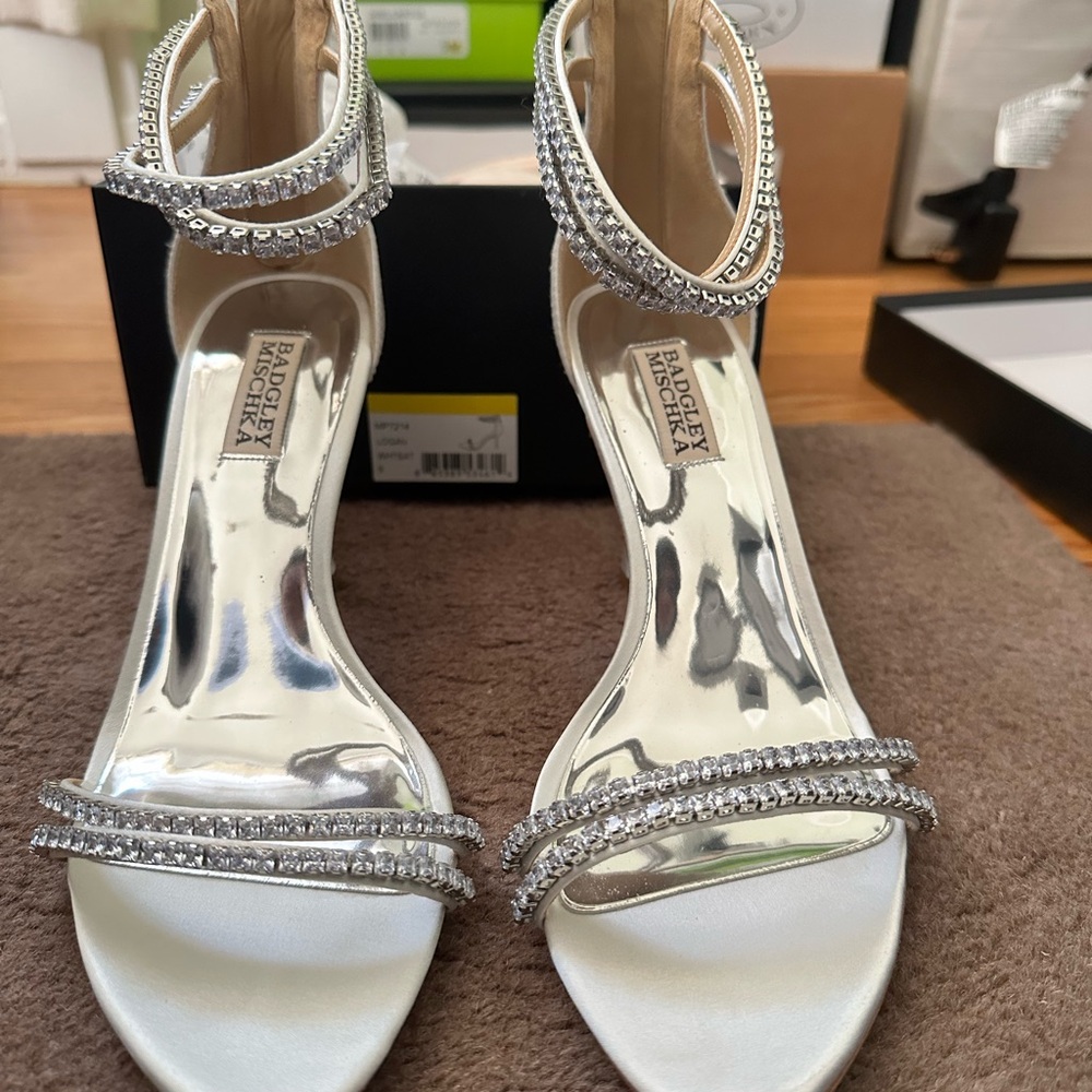 Badgley Mischka Silver Women's Sandals